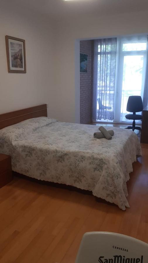 Roni Rooms ซาลอว์ ภายนอก รูปภาพ