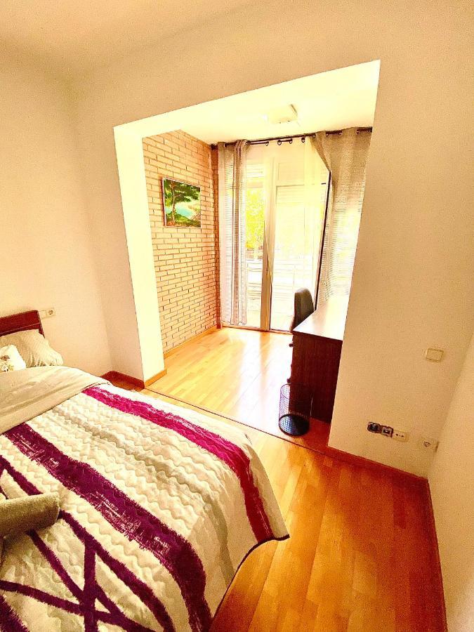 Roni Rooms ซาลอว์ ภายนอก รูปภาพ